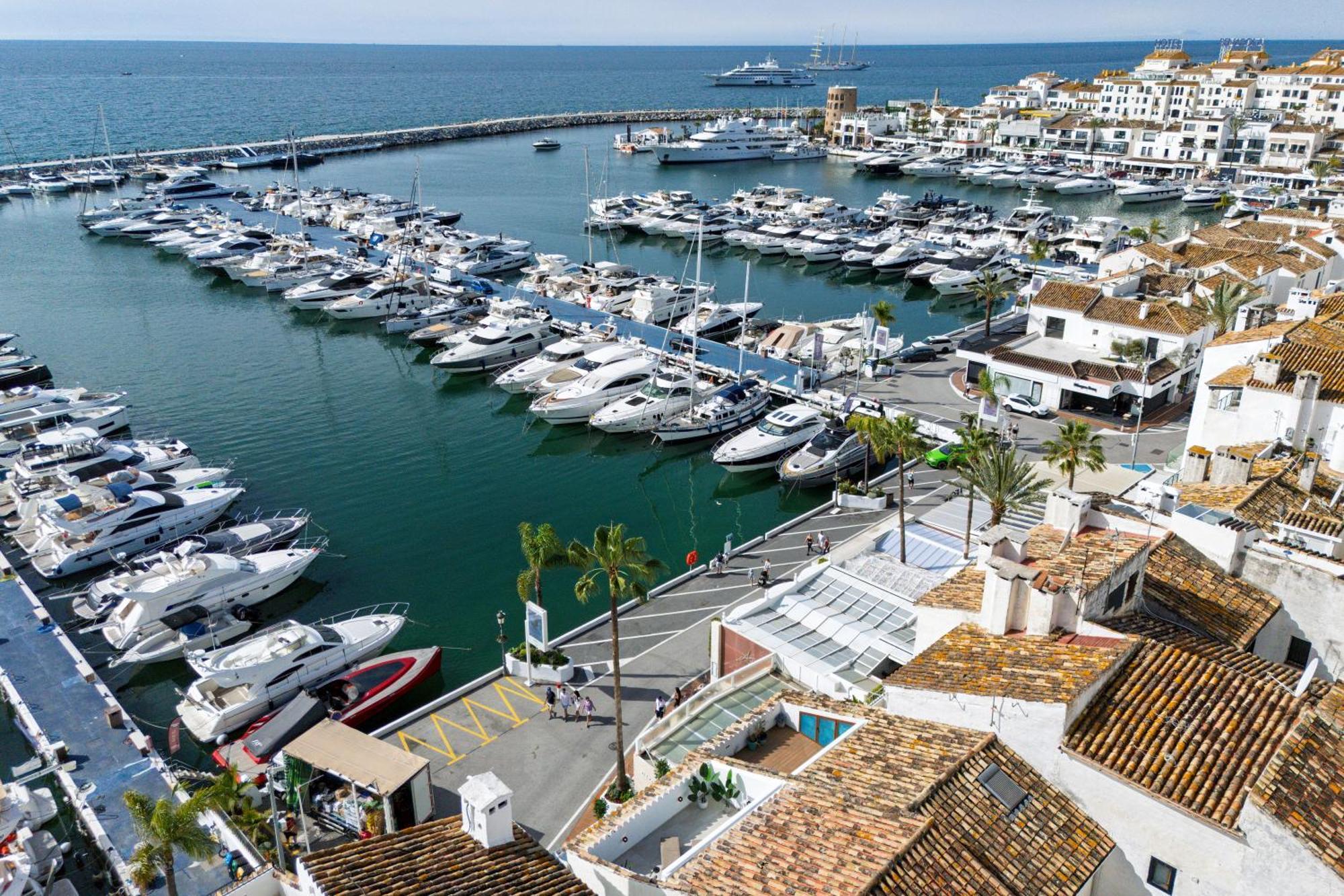 243-Fully Renovated-Puerto Banus Marbella Front Line Penthouse Apartment Bagian luar foto
