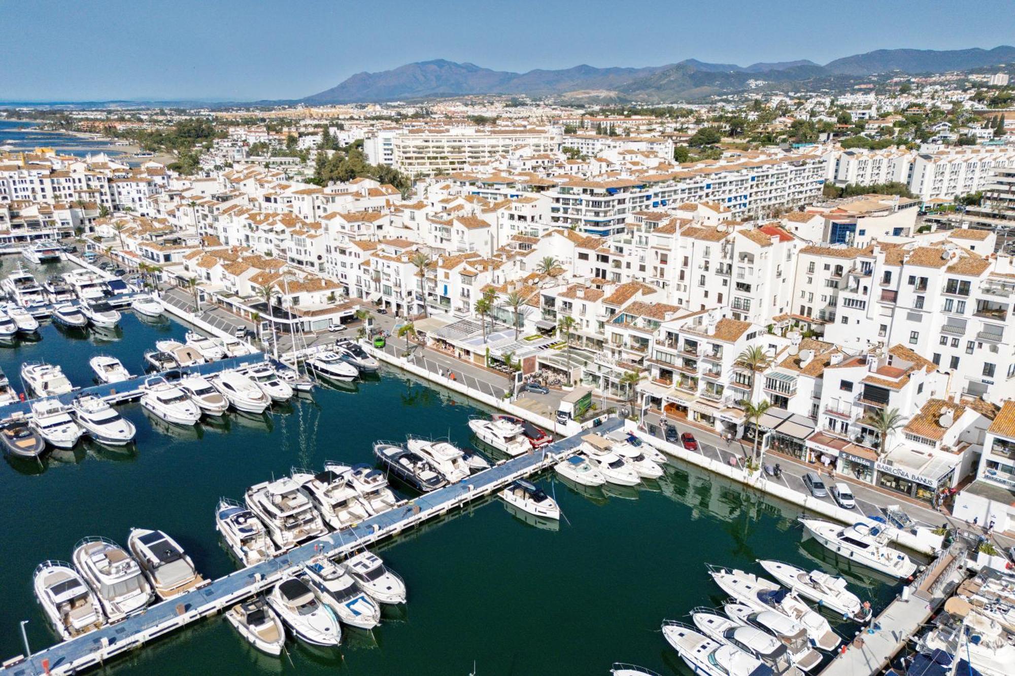 243-Fully Renovated-Puerto Banus Marbella Front Line Penthouse Apartment Bagian luar foto