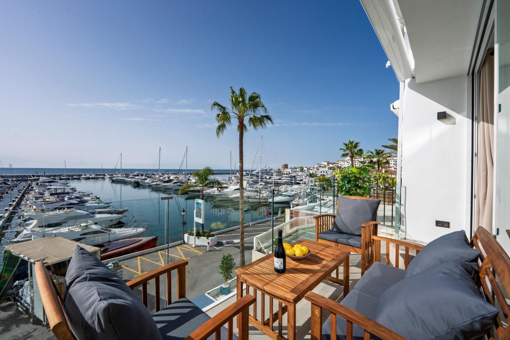 243-Fully Renovated-Puerto Banus Marbella Front Line Penthouse Apartment Bagian luar foto