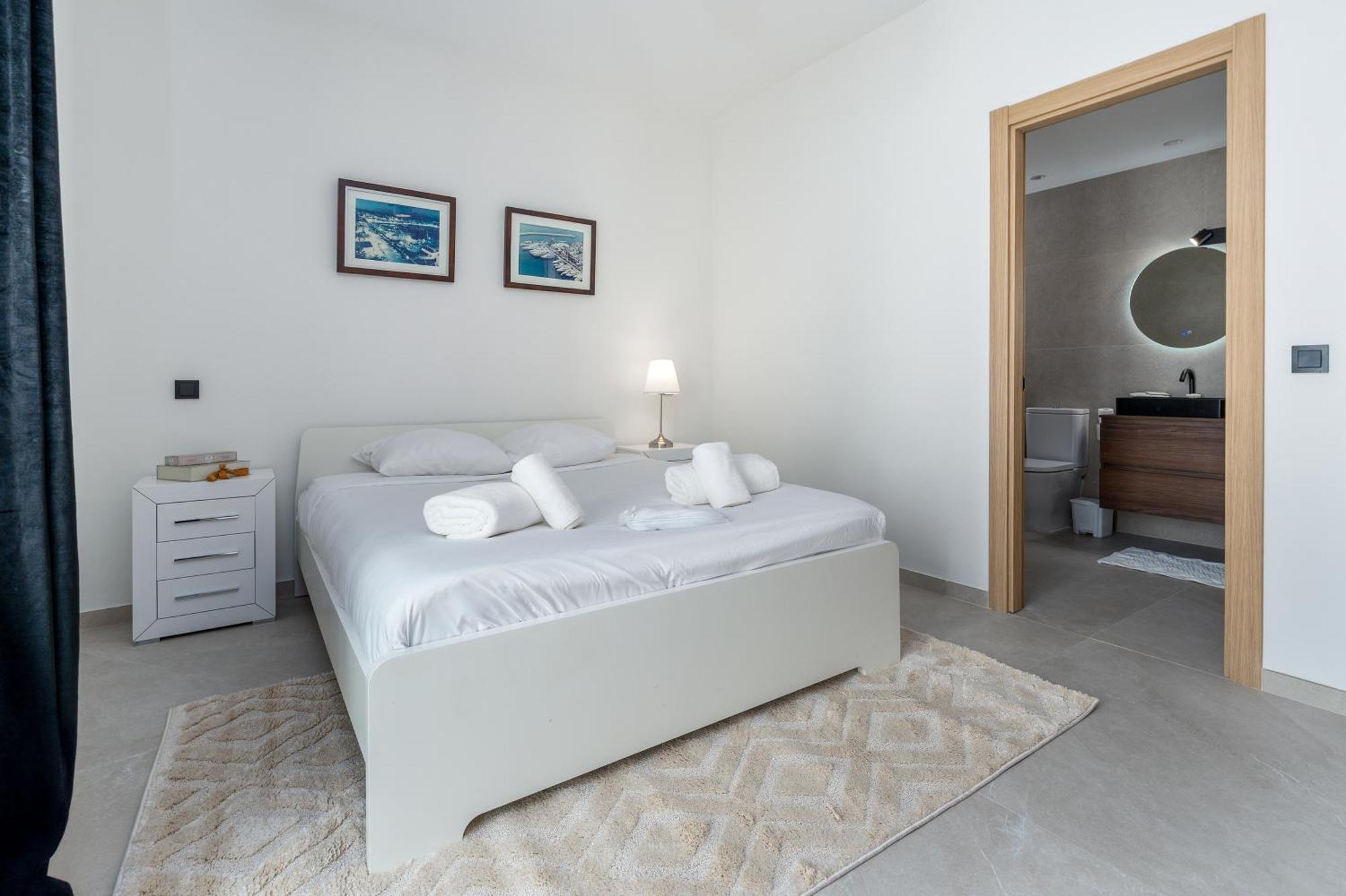 243-Fully Renovated-Puerto Banus Marbella Front Line Penthouse Apartment Bagian luar foto