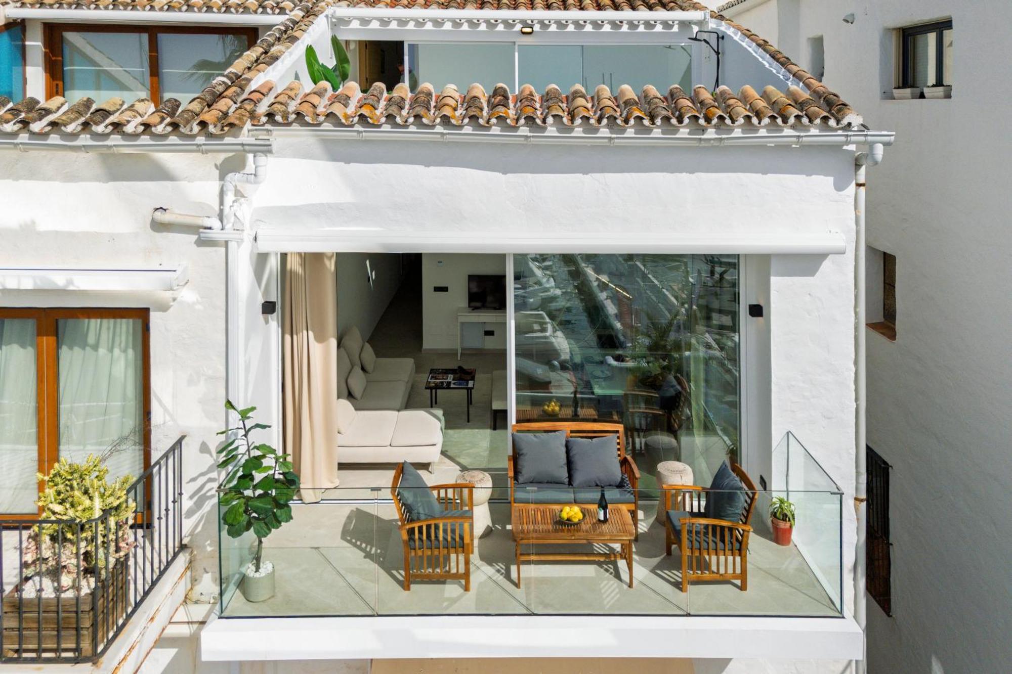 243-Fully Renovated-Puerto Banus Marbella Front Line Penthouse Apartment Bagian luar foto