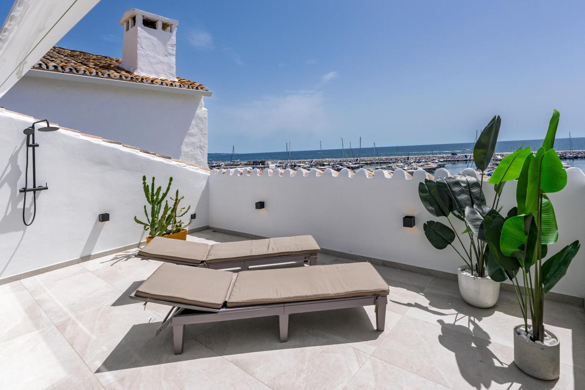 243-Fully Renovated-Puerto Banus Marbella Front Line Penthouse Apartment Bagian luar foto