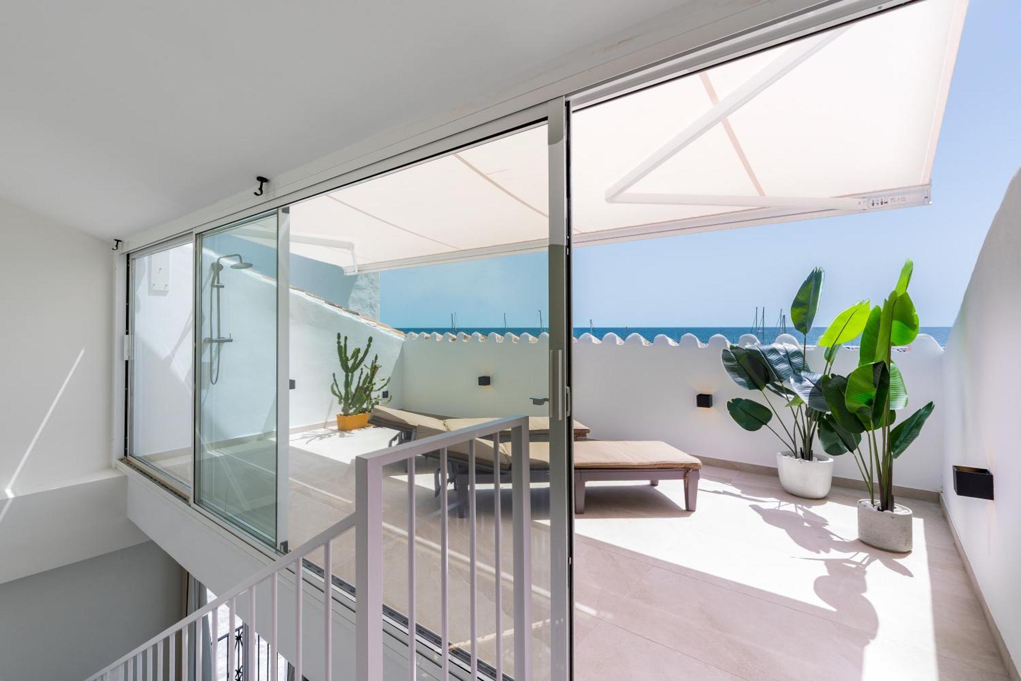243-Fully Renovated-Puerto Banus Marbella Front Line Penthouse Apartment Bagian luar foto